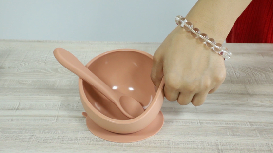 Baby Non Slip Food Grade Silikonowa miska do karmienia z odsysaniem stołu jadalnego