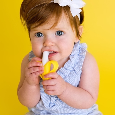 Recyklingowy silikonowy gryzak bananowy dla niemowląt łagodzi ból