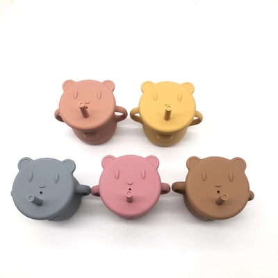 2023 nowy projekt BPA Free Baby Bear Shaped Cute Baby Training silikonowy słomkowy kubek malucha